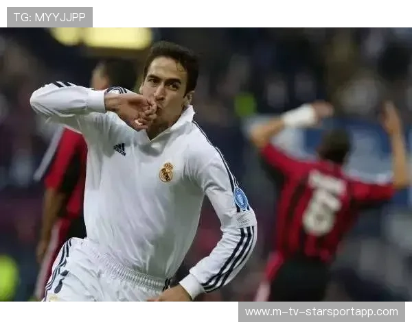 各大球星万圣节狂欢：伊布与哈兰德变身“小丑”造型引爆热议